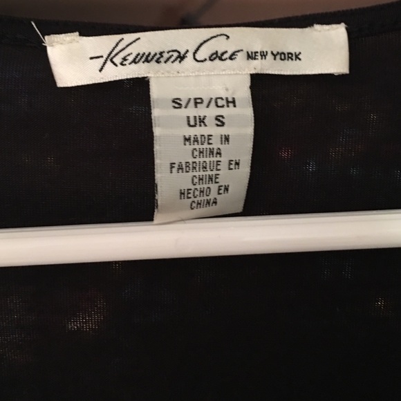 Kenneth Cole New York b& w geometric blouse - Picture 3 of 3