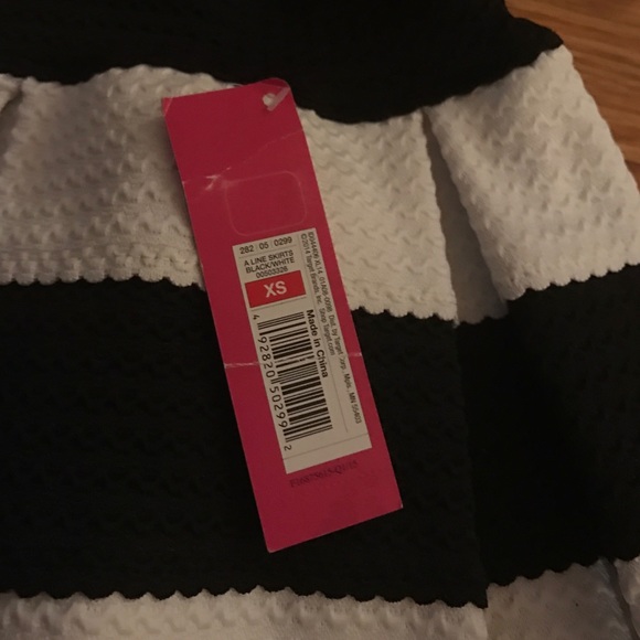 Brand new THICK SKATER SKIRT with tags - Picture 2 of 2