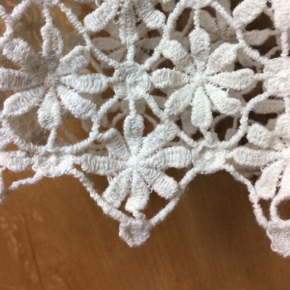 Beautiful lace pencil skirt - Picture 2 of 2