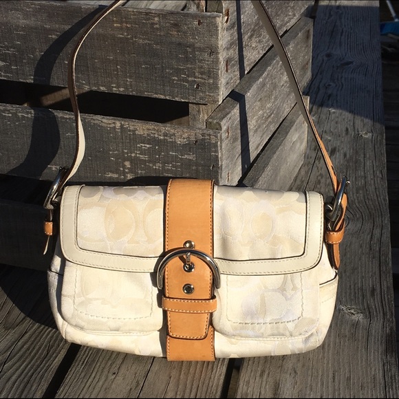 Coach Cute Coach Shoulder Bag! EUC! from jenlbowm72's closet on Poshmark
