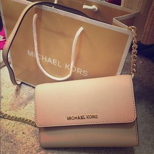 Gorgeous brand new Michael Kors crossbody