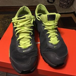 Nike dual fusion running shoes