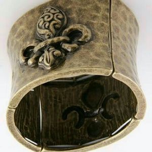 Hammered Fleur-de-lis Stretch Cuff Bracelet