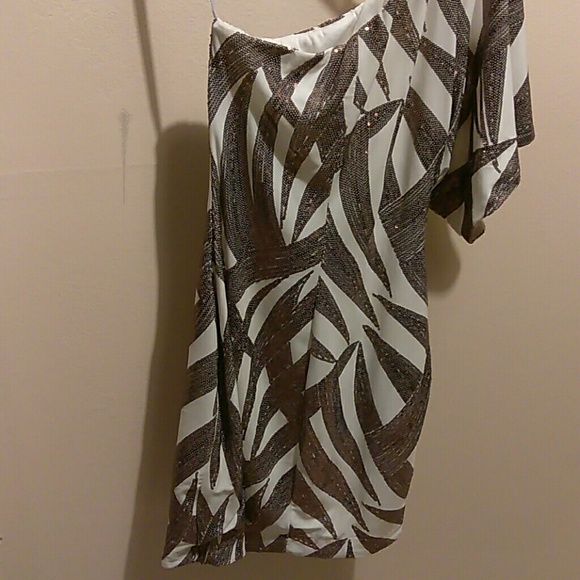 Off white/gold evening dress one shoulder