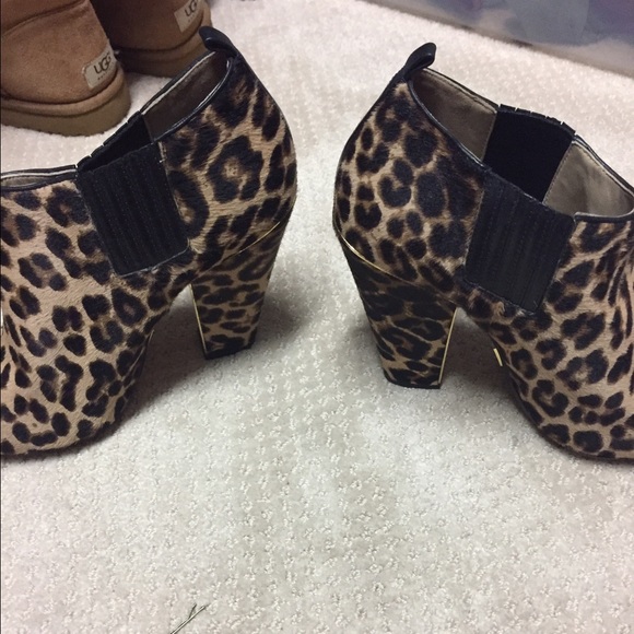 Michael Kors Collection Cheetah booties - Picture 2 of 4