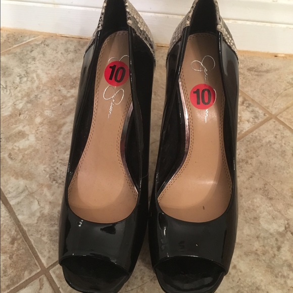 Jessica Simpson patent and snake skin heels - Picture 1 of 3