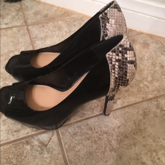 Jessica Simpson patent and snake skin heels - Picture 2 of 3