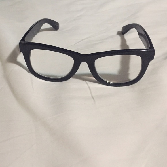 Betsey Johnson reading glasses💕