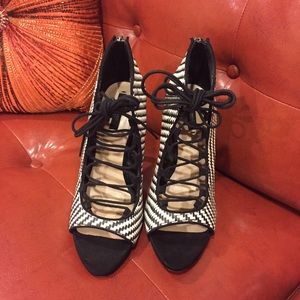 Beautiful black/white Zara booties . Worn once .