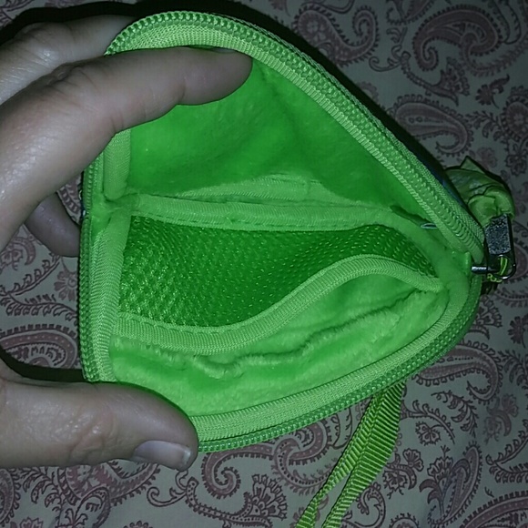 Lilly Pulitzer wristlet - Picture 3 of 3