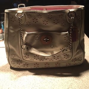 Like new coach purse. Tag number = K1293-22438