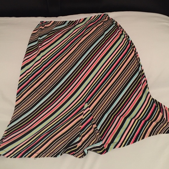 Super cute, colorful skirt !