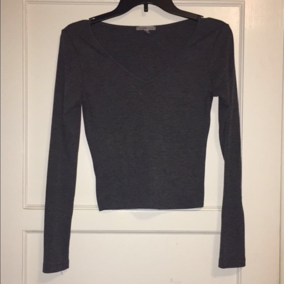 Gray v neck crop top