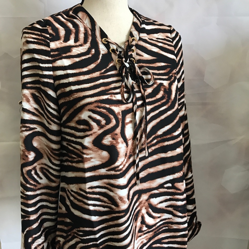 Zebra Print blouse - Picture 3 of 7