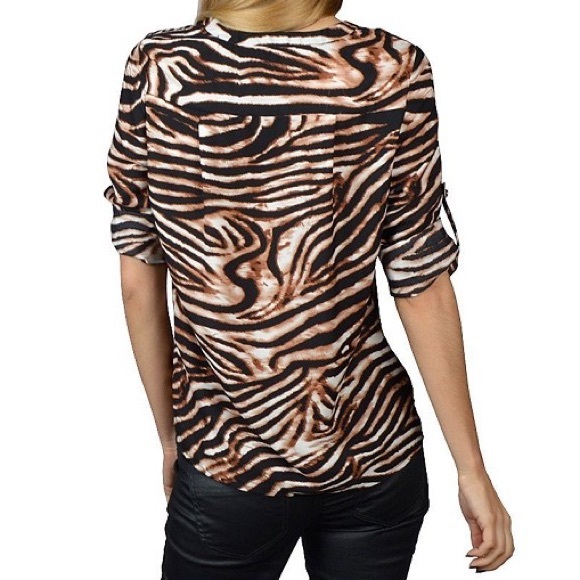Zebra Print blouse - Picture 6 of 7
