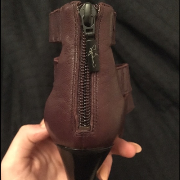 Plum Jessica Simpson heels size 7.5 - Picture 2 of 3