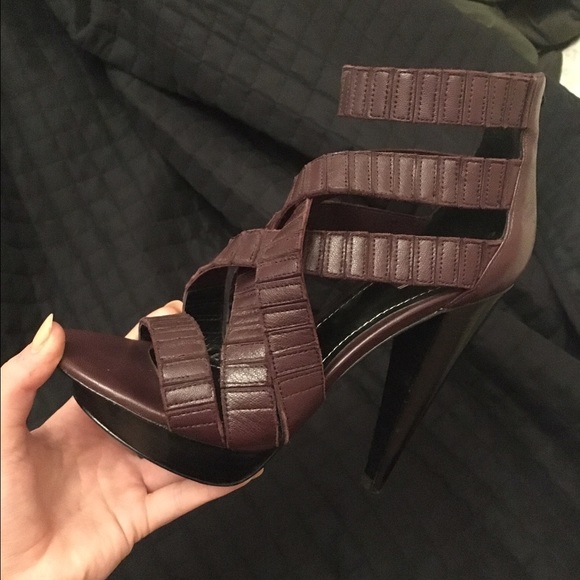 Plum Jessica Simpson heels size 7.5 - Picture 3 of 3