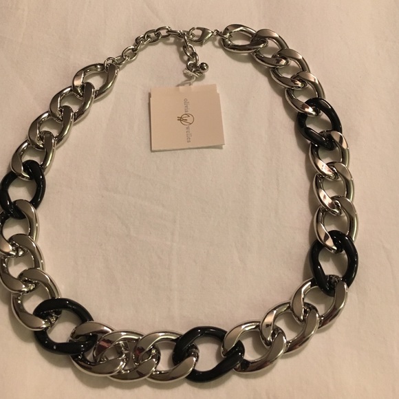 Olivia wells necklace