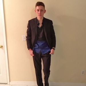 Meet your Posher, Eduardo