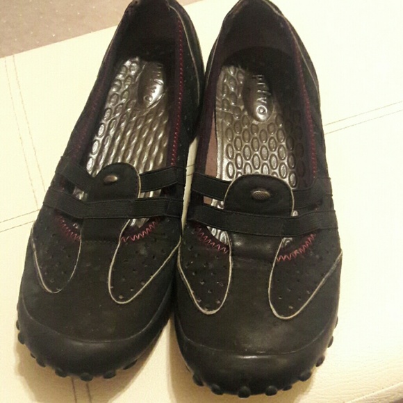 Privo by Clark's shoes - black suede uppers