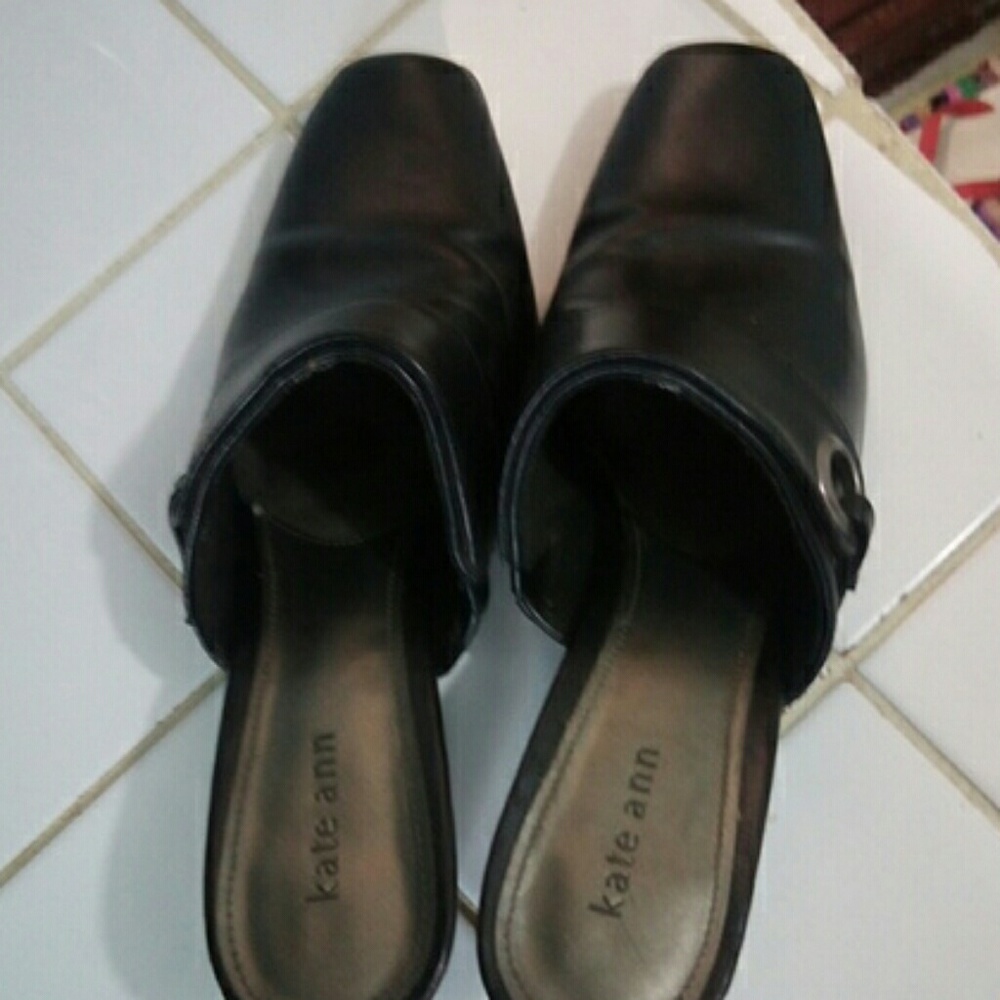kate ann black  shoes size 8.5 with 2 inch heels.