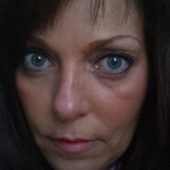 Meet your Posher, Gayle - Picture 1 of 1
