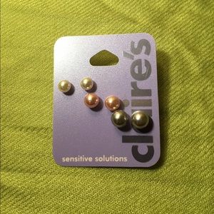 Claire's Pearl Earrings.