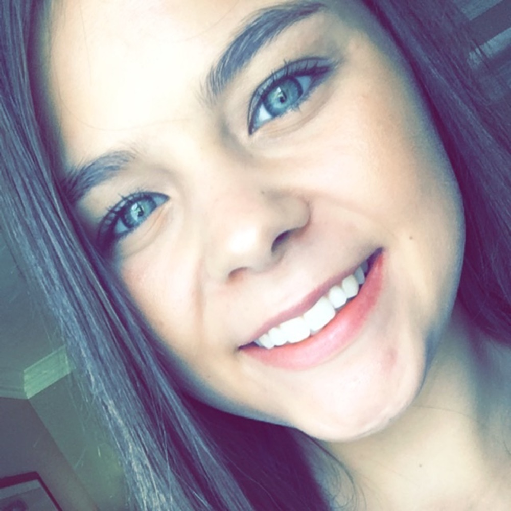 Meet your Posher, Kayla