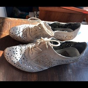 Rieker Shoes - Rieker Lace Up Taupe Tooled Leather Shoes Rieker Shoes - Rieker Lace Up Taupe Tooled Leather Shoes