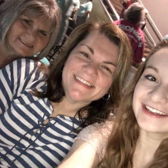 Meet your Posher, Carolyn - Picture 1 of 1