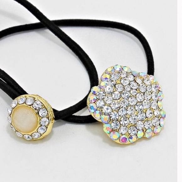 🎀Crystal Flower Double Charm Ponytail Ties🎀 - Picture 2 of 4