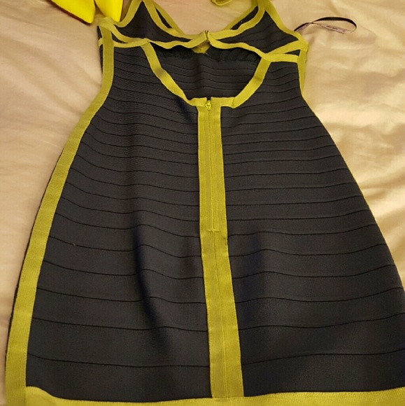 100% AUTHENTIC  HERVE LEGER DRESS (M) - Picture 3 of 5