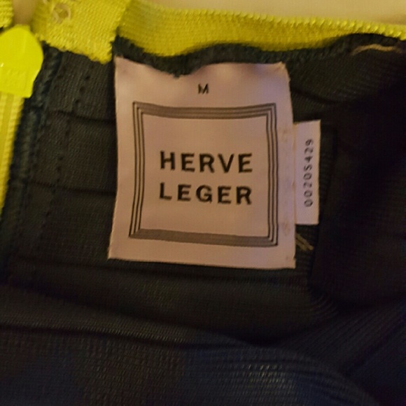 100% AUTHENTIC  HERVE LEGER DRESS (M) - Picture 4 of 5