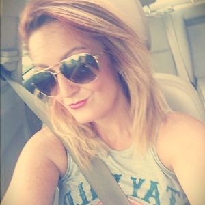 Meet your Posher, Steph