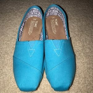 🔴SOLD🔴 Toms blue size 7