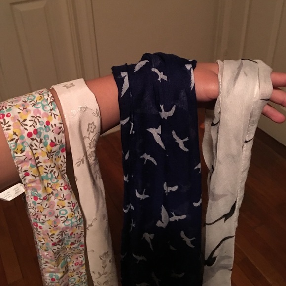 Selling scarves and ribbon belts