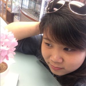 Meet your Posher, Yannie