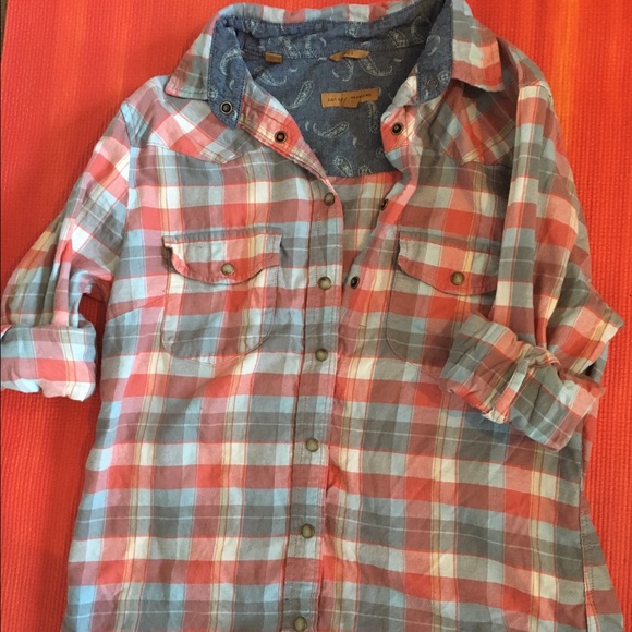 🎉SOLD🎉Flannel!