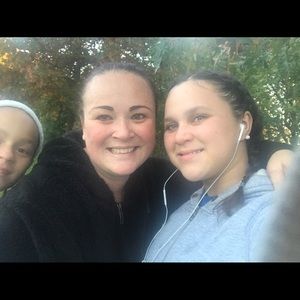 Meet your Posher, Carmela