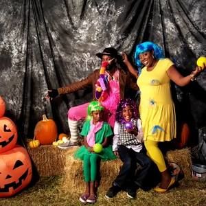 Meet your Posher, Joy