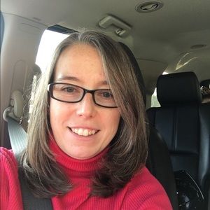 Meet your Posher, Laurie