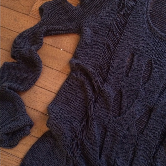 ❌Gifted Destroyed  Cold Shoulder Sweater ❌ - Picture 3 of 4