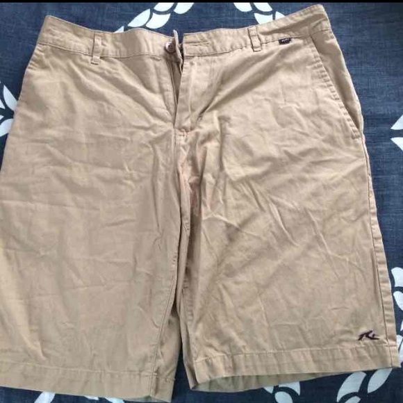 Men's rusty khaki shorts size 32