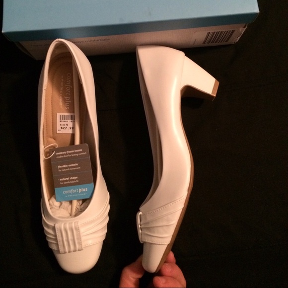 Women's dress shoes