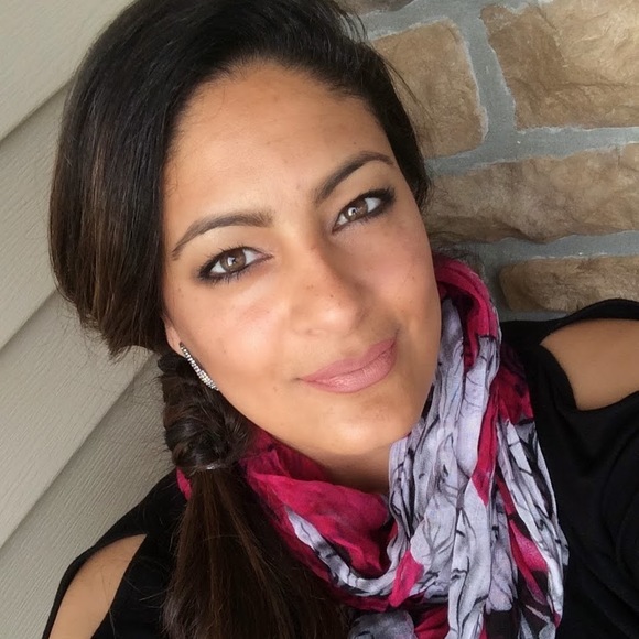 Meet your Posher, Ileana