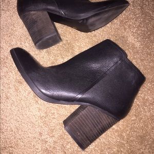 Steve Madden black booties