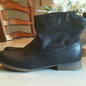 Roxy black booties