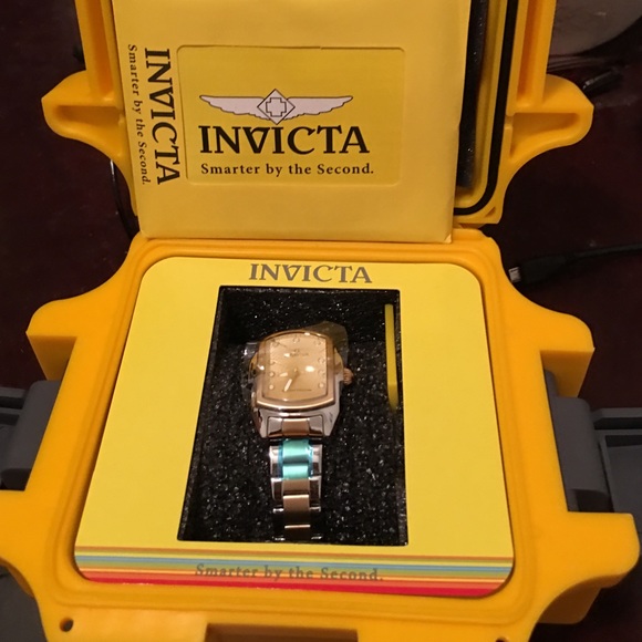 Women's Invicta watch - Picture 1 of 2