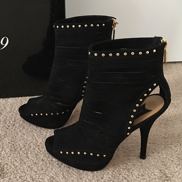 Boutique 9 Rashelle Suede Booties