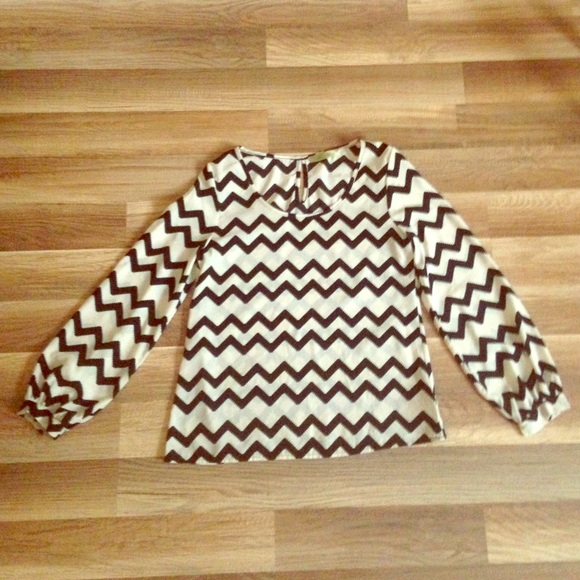 Black & White Chevron Blouse - Picture 1 of 4